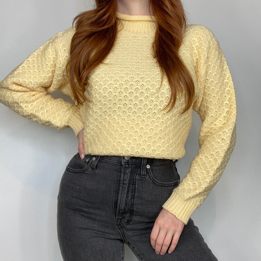 Vintage 90s Karen Scott Size Large Pastel Yellow Texturized Mockneck Sweater